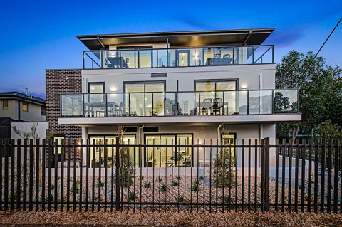Manhattan Apartments - Notting Hill - Tourism Adelaide 0