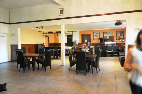 Carlon's Hotel - Tourism Adelaide 4