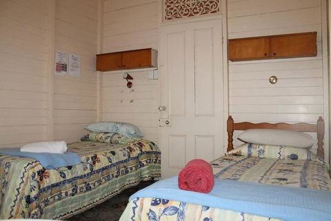 Carlon's Hotel - Tourism Adelaide 2