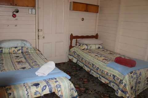 Carlon's Hotel - Tourism Adelaide 3