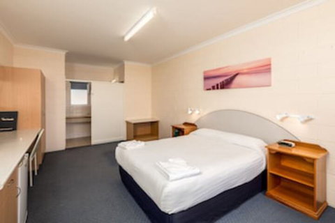 Blue Seas Motel - Tourism Adelaide 0