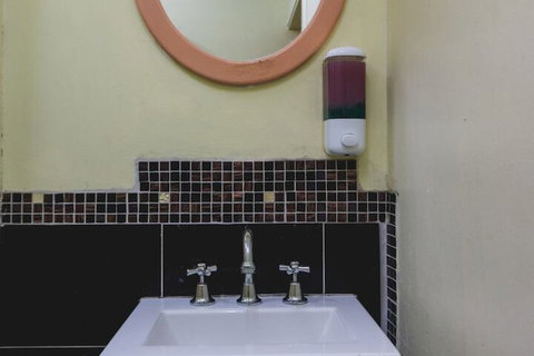 Royal Derby Hotel - Tourism Adelaide 6