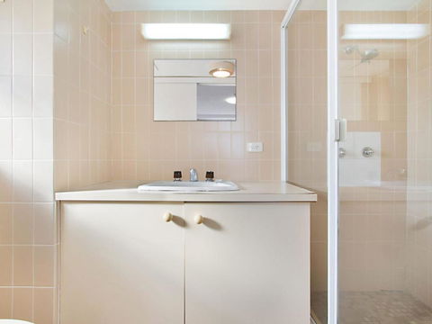 Border Terrace Unit 13 Large Apartment Walk To Beaches & Clubs - Tourism Adelaide 3
