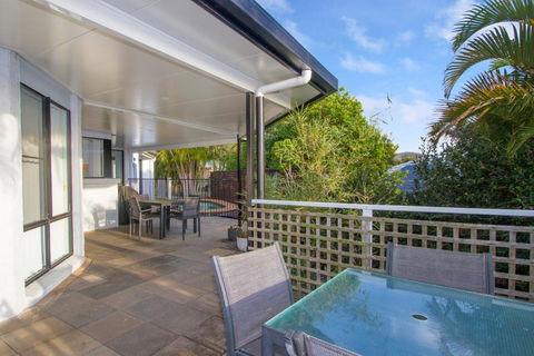 Relax At Coolum - Tourism Adelaide 1