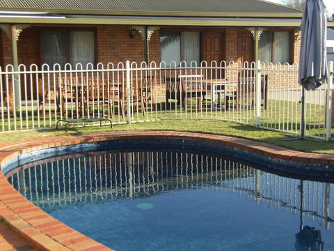 Regency Court Motel - Tourism Adelaide 0