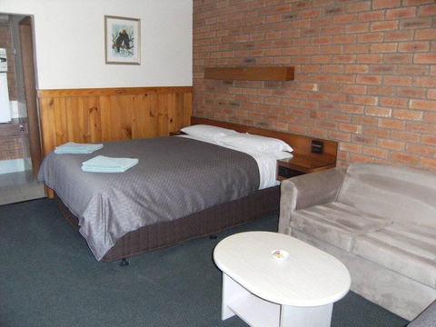 Regency Court Motel - Tourism Adelaide 6