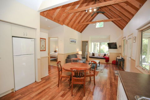 Alpine Arnica Cottage 1 - Tourism Adelaide 6