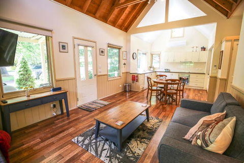 Alpine Arnica Cottage 1 - Tourism Adelaide 1