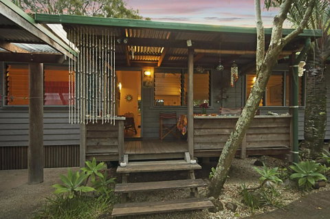 A SWEET ESCAPE Aluna - Tourism Adelaide 1