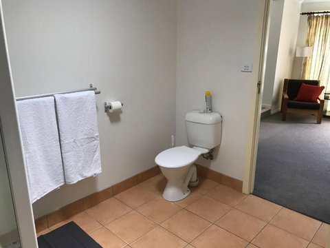 Oatlands Retreat - Tourism Adelaide 3