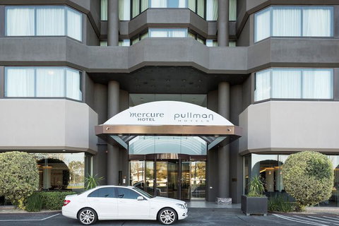 Pullman Melbourne Albert Park - Tourism Adelaide 3