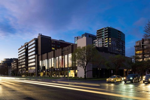 Pullman Melbourne Albert Park - Tourism Adelaide 4