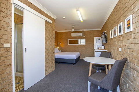 Coast Inn Motel - Tourism Adelaide 5