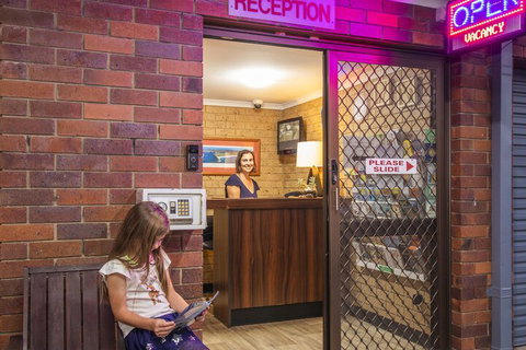 Coast Inn Motel - Tourism Adelaide 2