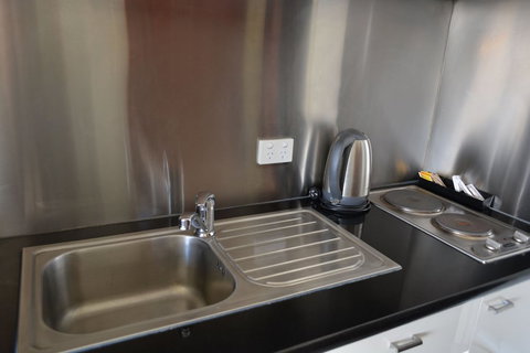 YTI Garden Hotel - Tourism Adelaide 3