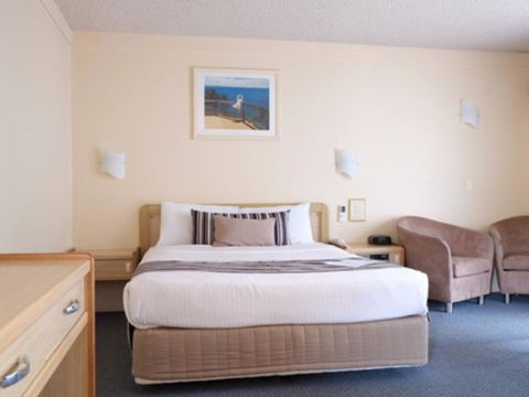 Reef Motor Inn - Tourism Adelaide 3