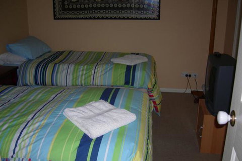 Busy Buzz B & B - Tourism Adelaide 6