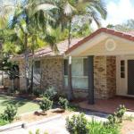 FRANGIPANI BEACH HOUSE PET FRIENDLY 22 Belbourie Cres Boomerang Beach - Tourism Adelaide 0