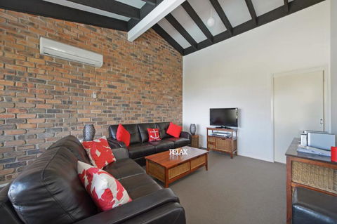 Relax At Lighthouse 4 Lighthouse Road - Tourism Adelaide 4