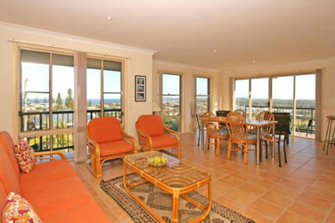 Phoenix Terrace Townhouse Yamba - Tourism Adelaide 6