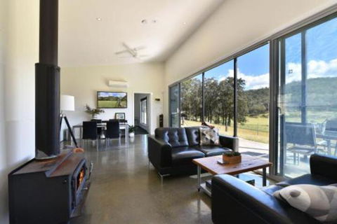 Valle Laguna - Tourism Adelaide 0