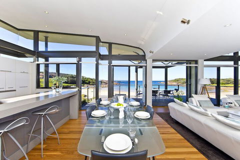 Sails On The Beachfront Exclusive Seaside Home - Tourism Adelaide 6