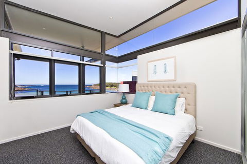 Sails On The Beachfront Exclusive Seaside Home - Tourism Adelaide 1