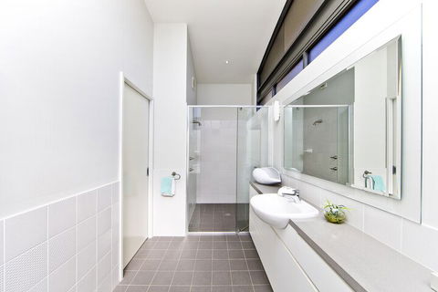 Sails On The Beachfront Exclusive Seaside Home - Tourism Adelaide 4