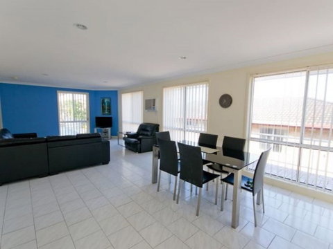 1/6 Convent Lane - Tourism Adelaide 3