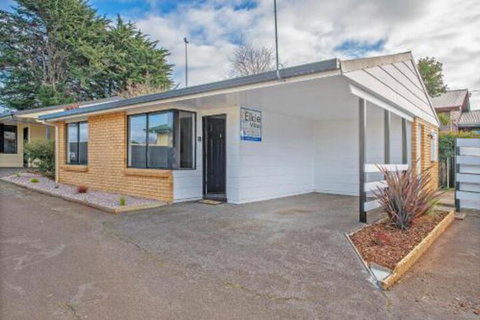 Elkie Villa 2 Bedroom Unit Burnie - Tourism Adelaide 0