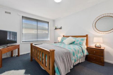 Elkie Villa 2 Bedroom Unit Burnie - Tourism Adelaide 2