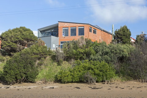 Novo Luxury Apartment - Tourism Adelaide 0