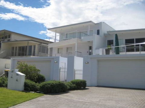 Ultimate Beach House 19a Graham Street Views Peace & Quiet - Tourism Adelaide 4