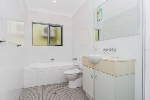 Angourie Blue Unit 2 - Tourism Adelaide 6