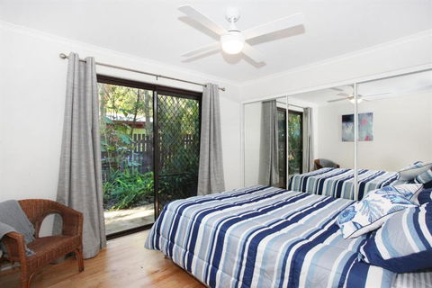 FABULOUS HOLIDAY HIDEAWAY COOLUM BEACH - Tourism Adelaide 3