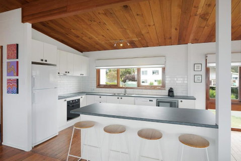 17 Dulling Street Beach House - Tourism Adelaide 1
