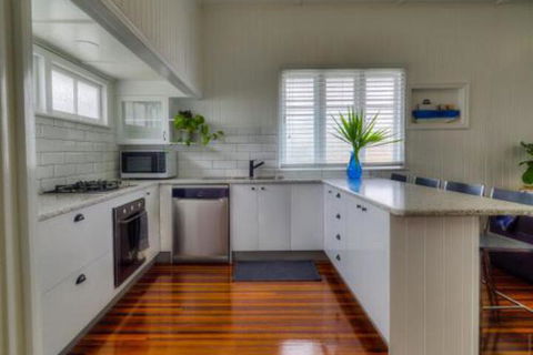 Fishermans Cottage Hervey Bay - Tourism Adelaide 4