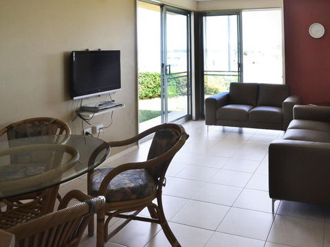 Fairholme 5 Opposite Lake - Tourism Adelaide 6