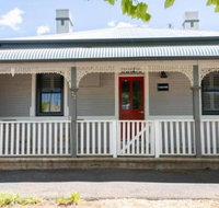 Red Door Cottage of Orange Heritage Home - Tourism Adelaide