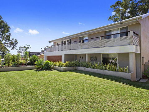 HILLTOP HAVEN In MOLLYMOOK - Tourism Adelaide 5