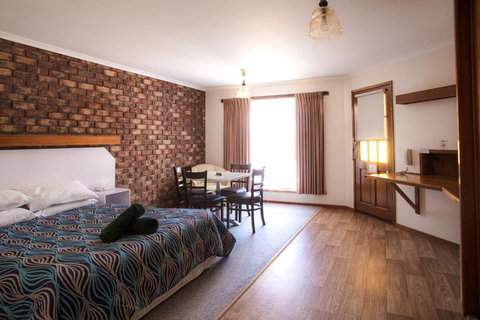 Donald Motor Lodge - Tourism Adelaide 1