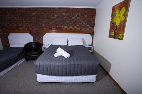 Donald Motor Lodge - Tourism Adelaide 6
