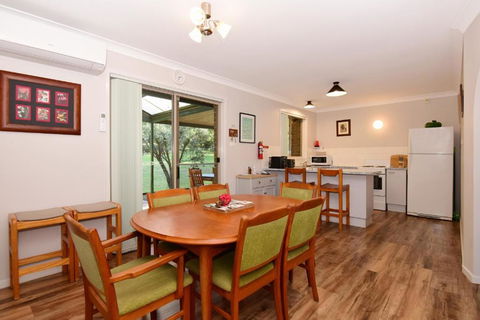 Valley Haven 3 Bedrooms Close To The Village! - Tourism Adelaide 1