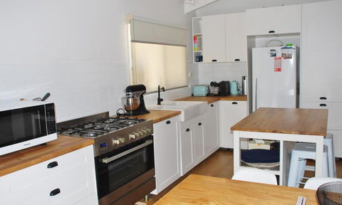 SHORE BEATS WORK INVERLOCH - Tourism Adelaide 1