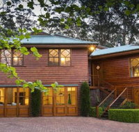 Treetops elegant inviting designer cedar home - Tourism Adelaide