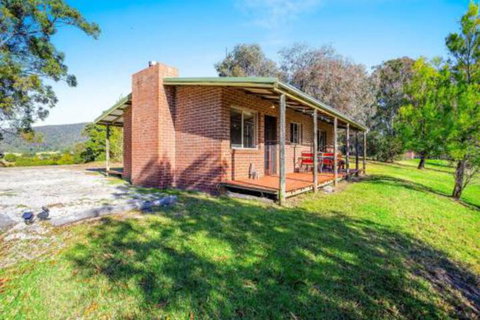 Braeside Cabin Two Alphitonia - Tourism Adelaide 0