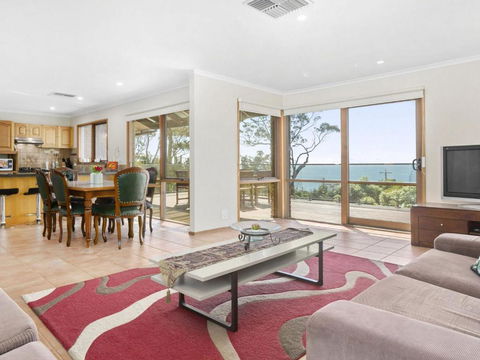 VIEWS At MCCRAE..... - Tourism Adelaide 1