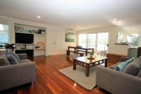 MAGIC BEACH HOUSE PET FRIENDLY - Tourism Adelaide 6