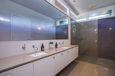 Kalina Retreat Tennis & Pool - Tourism Adelaide 3