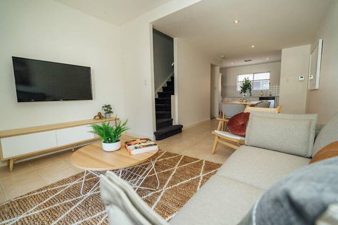 Nirvana On Gray Netflix WiFi Nespresso & More - Tourism Adelaide 3